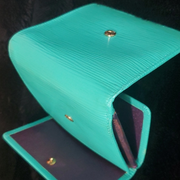 Louis Vuitton Epi Wallet - Picture 13 of 16